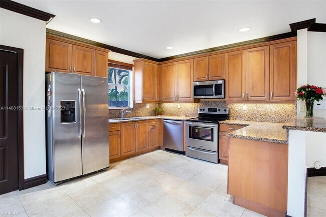 Foto del edificio - 5 br, 3 bath House - 6442 SW 164th Ct