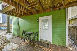 Building Photo - 402 Bomar St