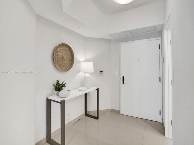 Foto del edificio - 2800 Island Blvd
