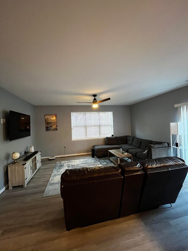 Primary Photo - 5201 Nuthall Dr