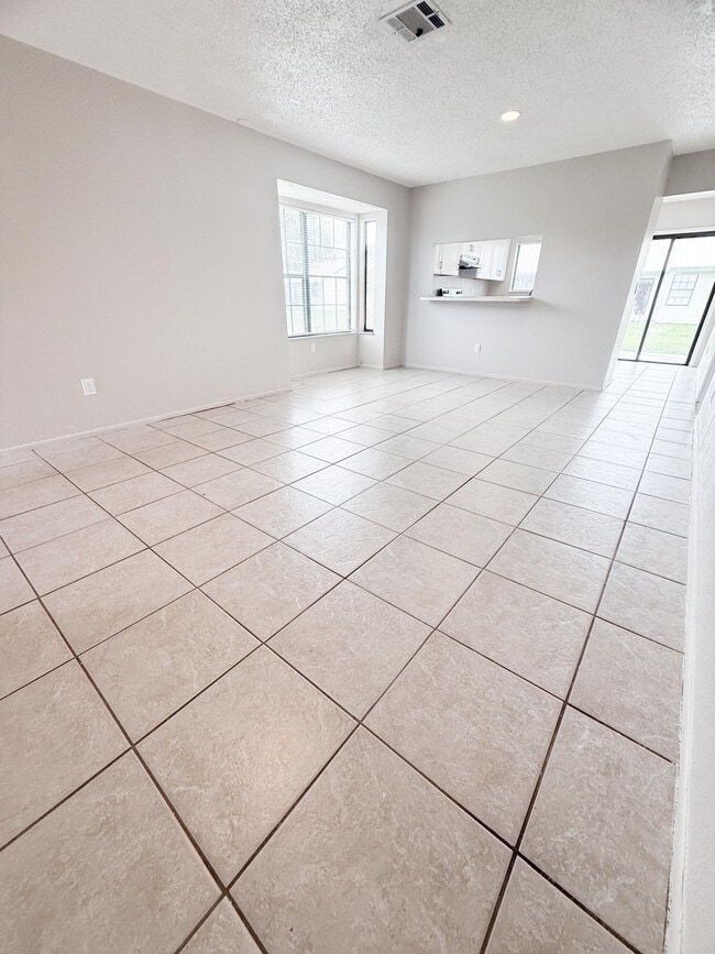Foto del edificio - 525 SW Sara Blvd