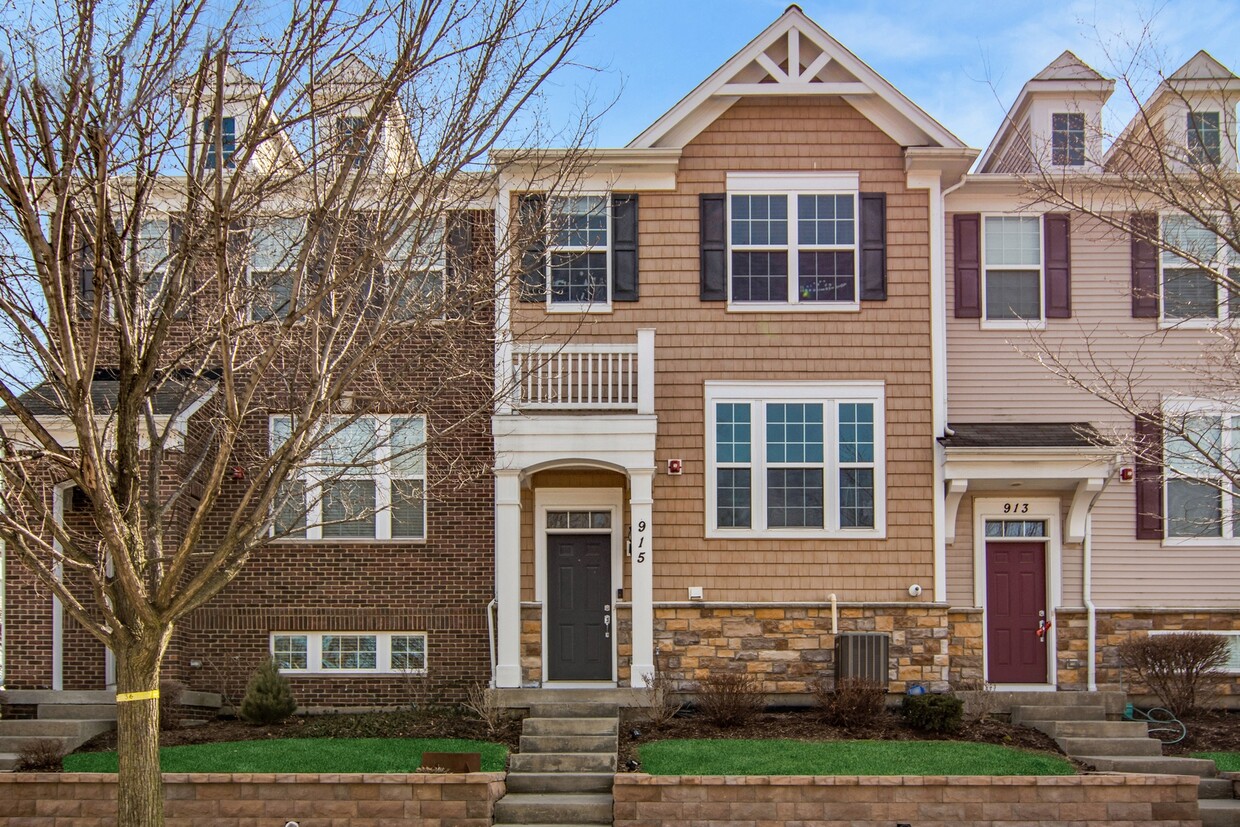 Foto principal - 915 Hamlin Ln