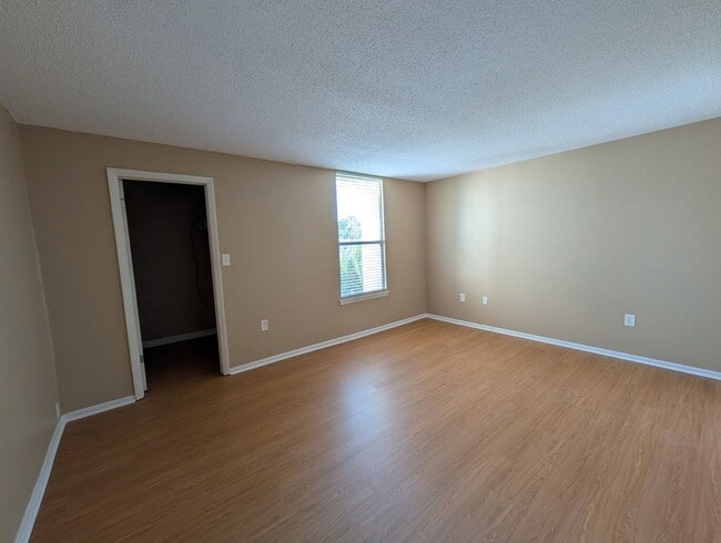 Building Photo - 1/1 condo in Altamonte Springs