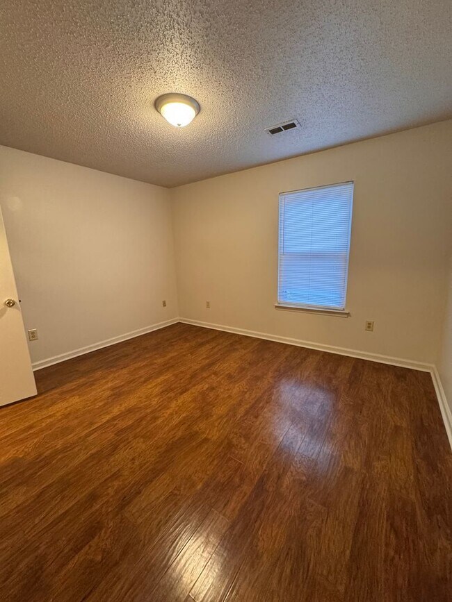 Building Photo - Apartment for Rent in Bridgewater