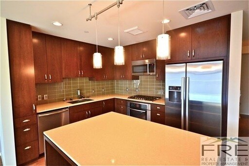 Foto del edificio - 35 E 100 S