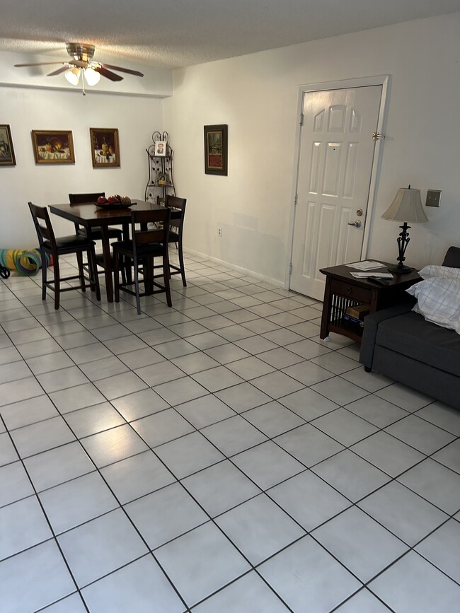 Foto del edificio - 8600 SW 212th St