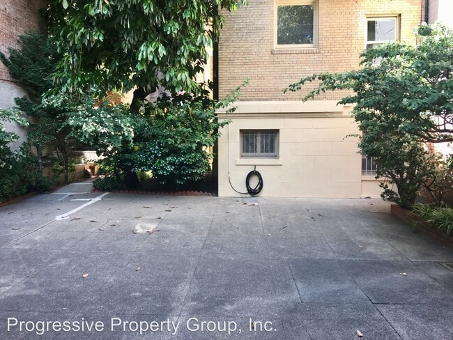 Building Photo - 1073 Bush St