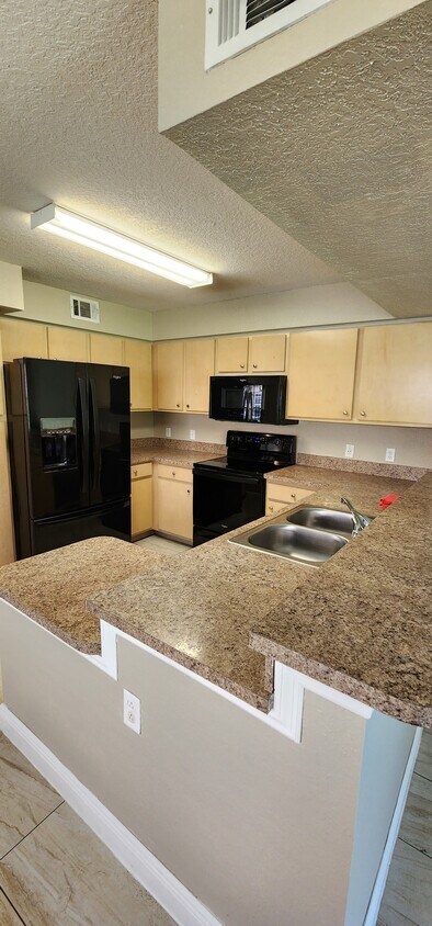Primary Photo - 13929 Fairway Island Dr
