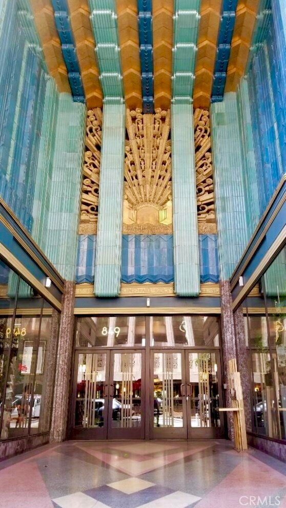 Foto del edificio - 849 S Broadway