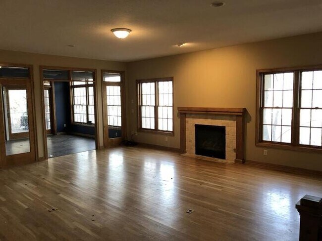 Building Photo - 2325 Melody Hill Rd, Chanhassen, MN, 55331