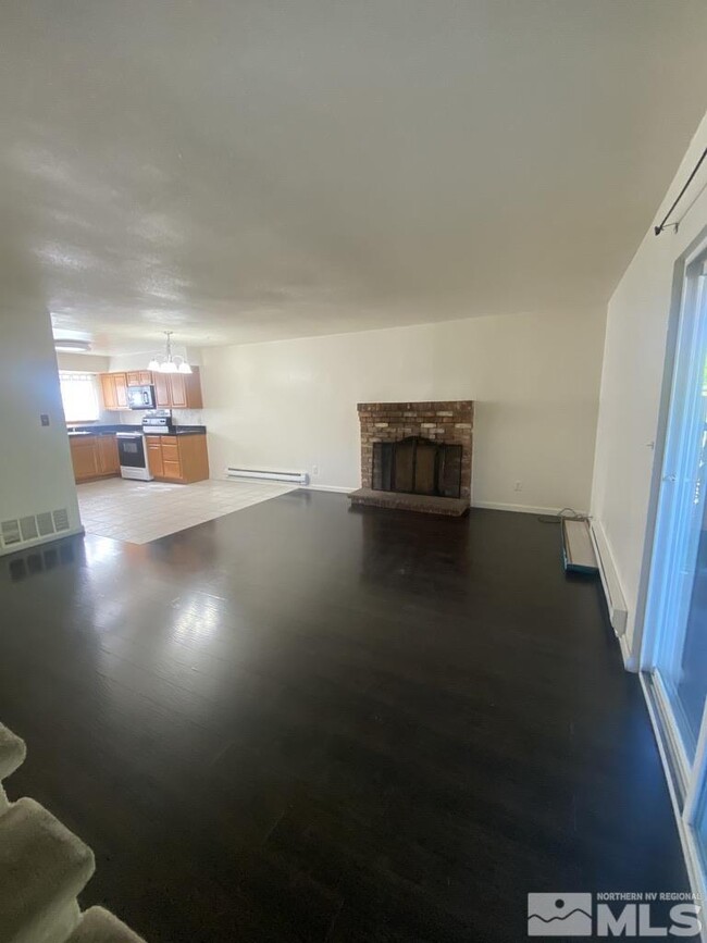 Building Photo - 163 Smithridge Park