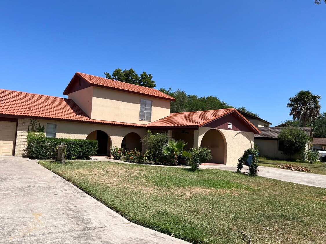 400 Avenida De Leon, Rancho Viejo, TX 78575 House Rental in Rancho