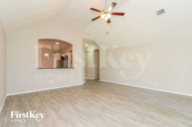 Foto del edificio - 500 Stone Crossing Ln