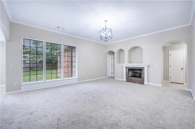 Foto del edificio - 1536 N Oakhaven Pl