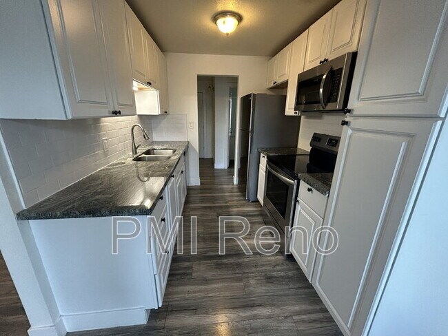 Foto del edificio - 3920 Clear Acre Ln