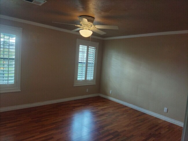 Building Photo - Hayden Bridge Home available