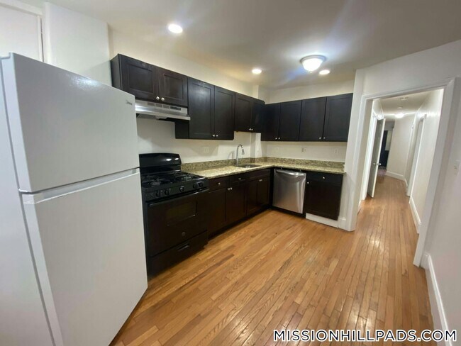 Foto del edificio - 182 Walnut Ave