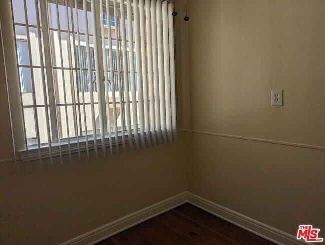 Building Photo - 621 S Gramercy Pl