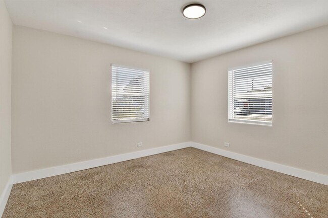 Building Photo - 58 W 27th St