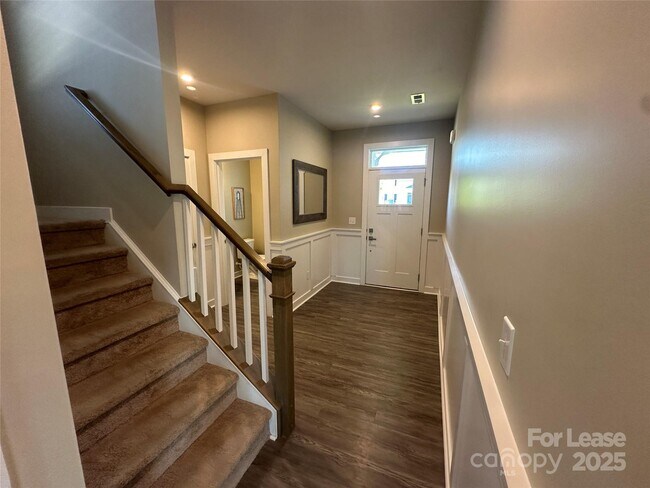 Foto del edificio - 1539 Spruce Ln