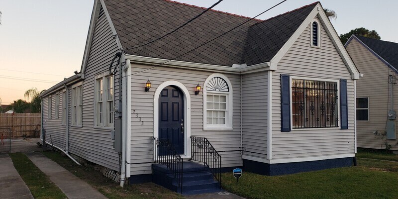 Primary Photo - 2333 Pauline St