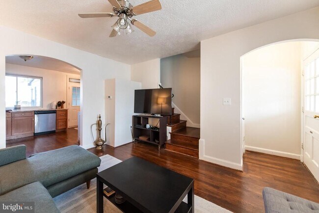 Building Photo - 166 Wesmond Dr