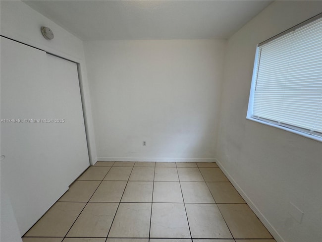 Foto del edificio - 2610 NW 16th Street Rd