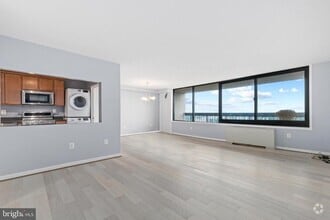 Building Photo - 3705 S George Mason Dr