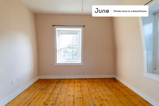 Foto del edificio - Room in Shared 2 bed/1 bath home