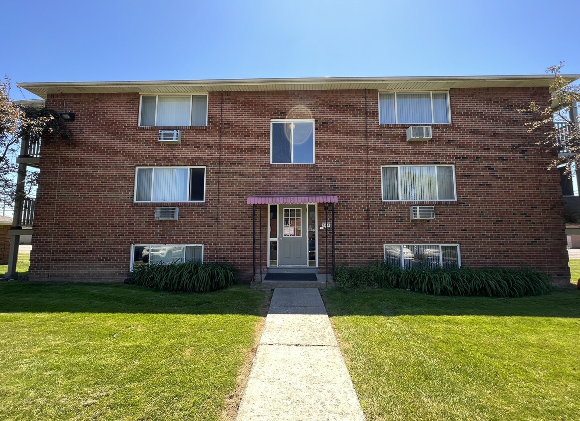 Primary Photo - Baseline Manor Apartments