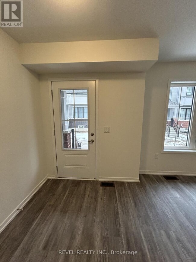 Building Photo - 15 Cleveland Cmn