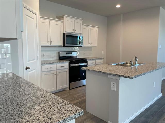 Foto del edificio - 8521 Centerboard Ln