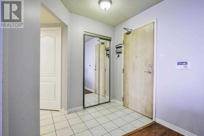 Building Photo - 1-1171 Greystone Walk Dr