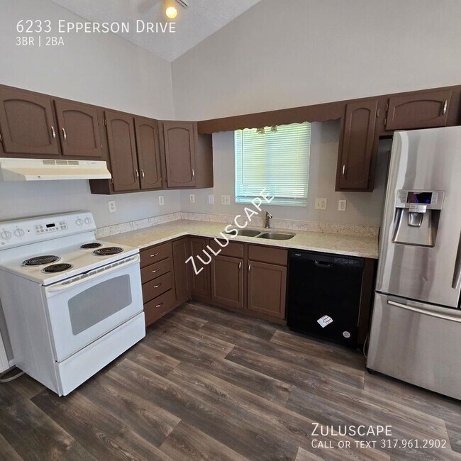 Building Photo - Updated home in Decatur Township