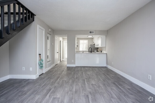 2BR, 1.5BA - 1,090SF - Living Room - Southridge