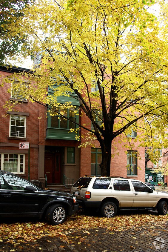 Building Photo - 5 Columbia Pl