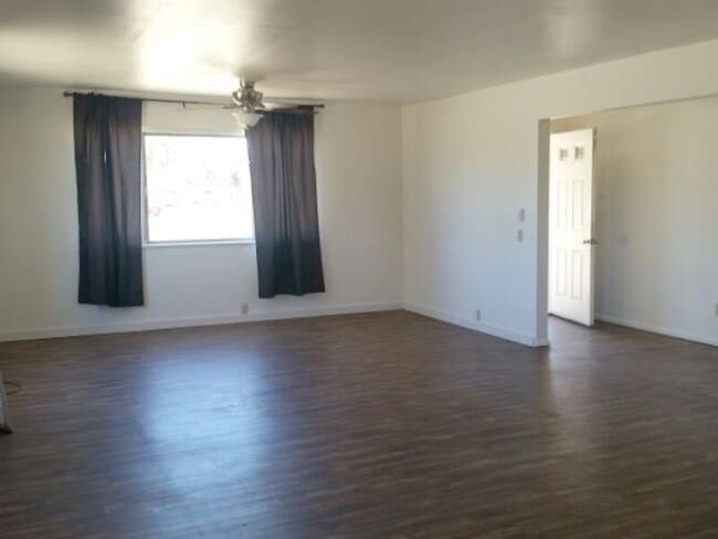 Building Photo - 290 E 400 S