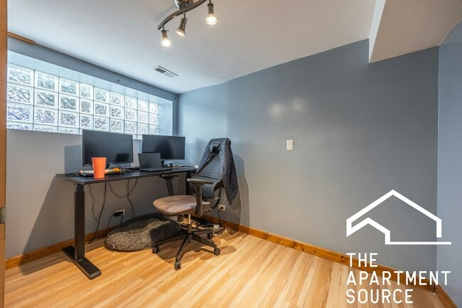 Foto del edificio - 1349 N Washtenaw Ave
