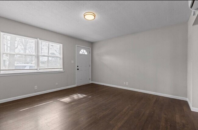 Foto del edificio - 4331 Lazard St