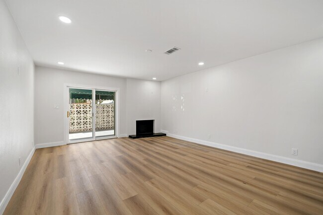 Building Photo - 1360 Shadow Lane114 M