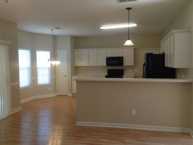 Building Photo - 14519 John Beck Dr