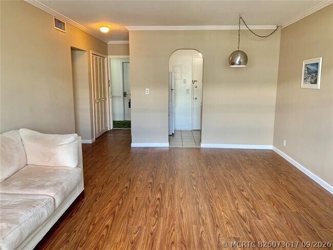 Foto del edificio - 1851 NE 62nd St