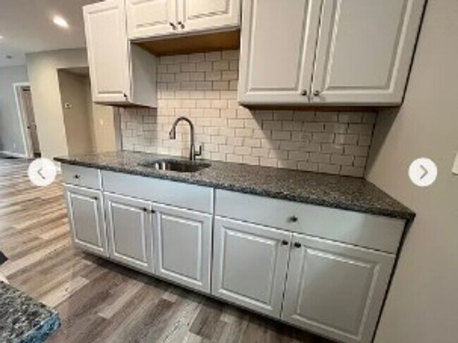 Foto del edificio - 44 Farnham Ave