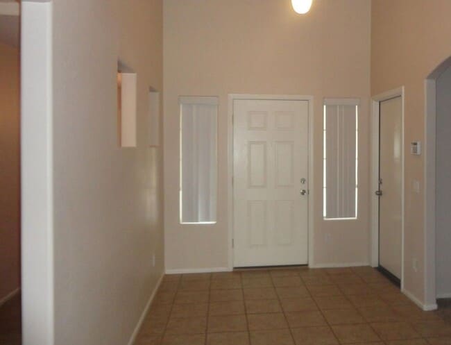 Building Photo - Goodyear single story 4 bedroom!