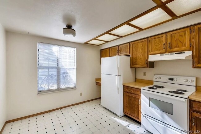 Building Photo - 14333 E Warren Pl