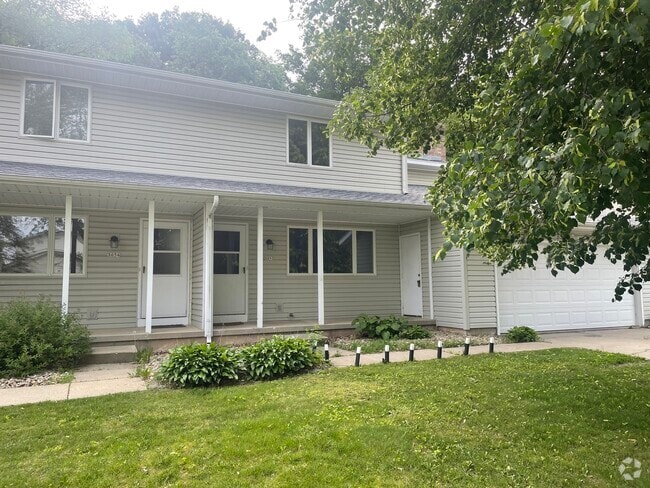 Building Photo - 3052 Acker St