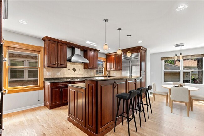 Kitchen - 7236 N Olcott Ave