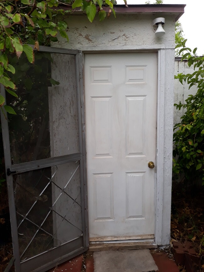 Building Photo - 8120 W Trafalgar Ave