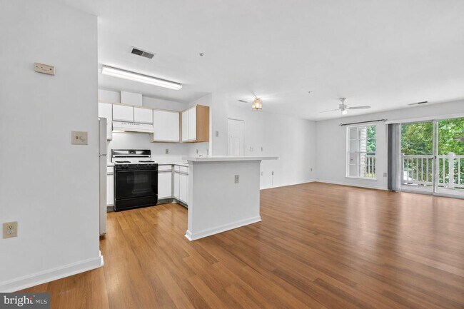 Foto del edificio - 3109 River Bend Ct