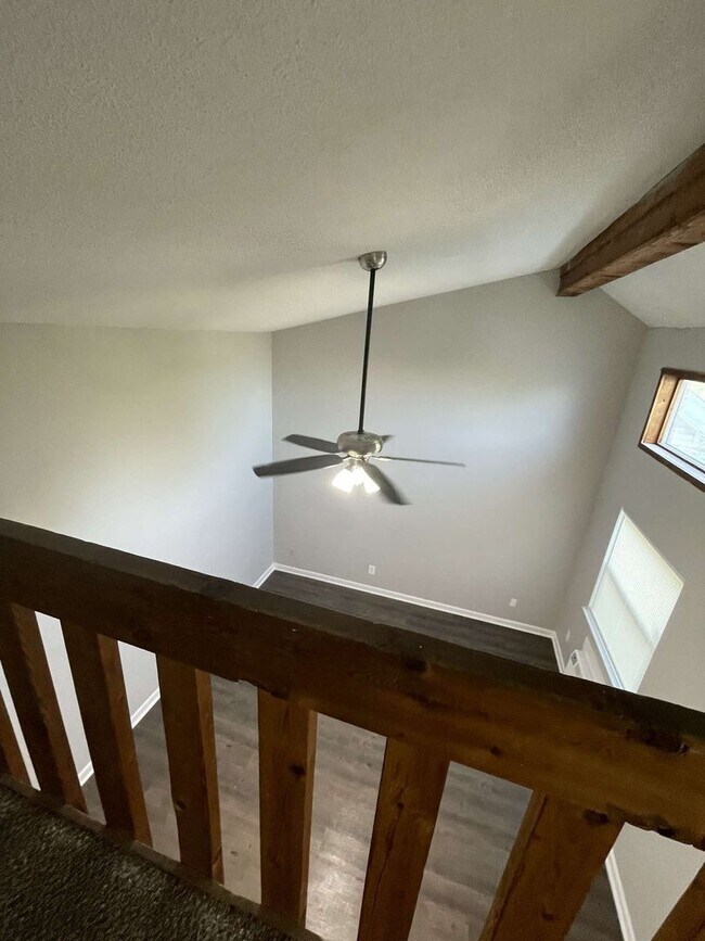 Foto del edificio - 1 Bedroom Apartment with a Bonus Loft - $7...